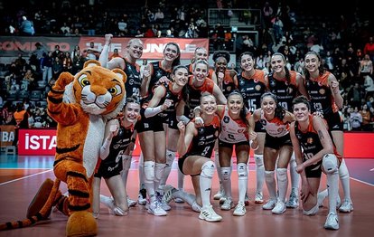 "Eczacıbaşı Dynavit, AXA Sigorta Kupa Voley'de Göztepe'yi 3-0'la Geçerek Dörtlü Finale Yürüyor!"